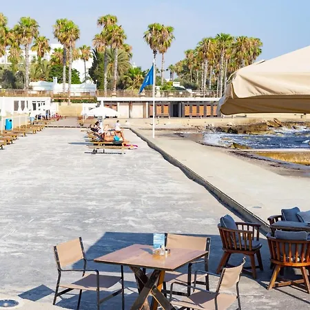 Light House - Seafront Cosy With Library דירה *