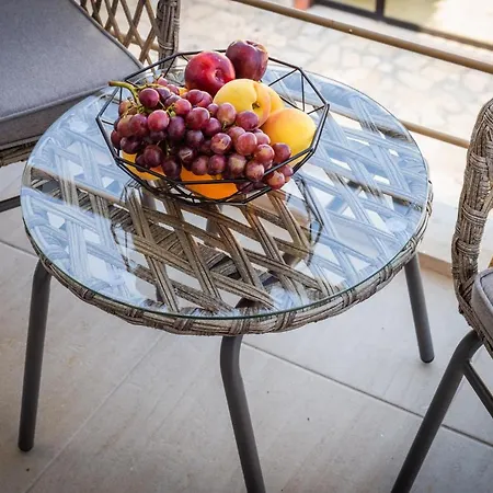 Light House - Seafront Cosy With Library דירה