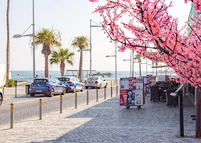 Light House - Seafront Cosy With Library Апартаменты