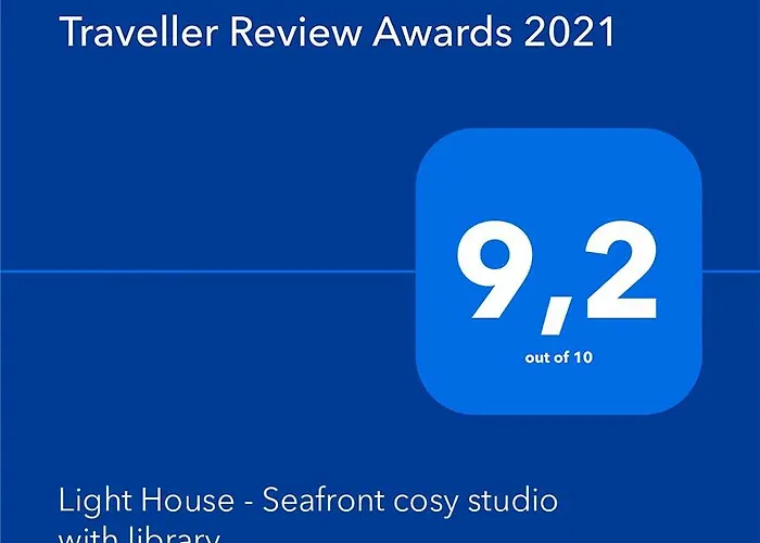 Light House - Seafront Cosy With Library Apartamento *