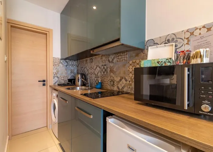 Light House - Seafront Cosy With Library Daire *