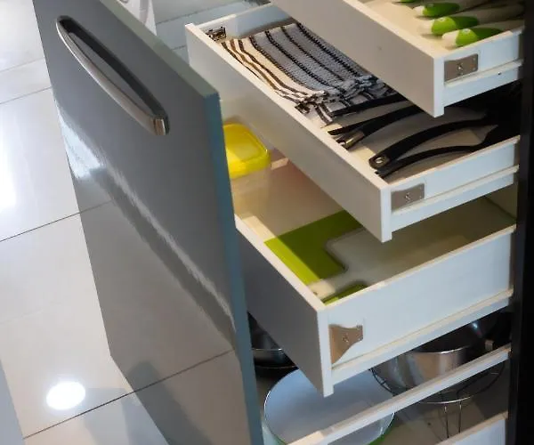 Daire Light House - Seafront Cosy With Library *